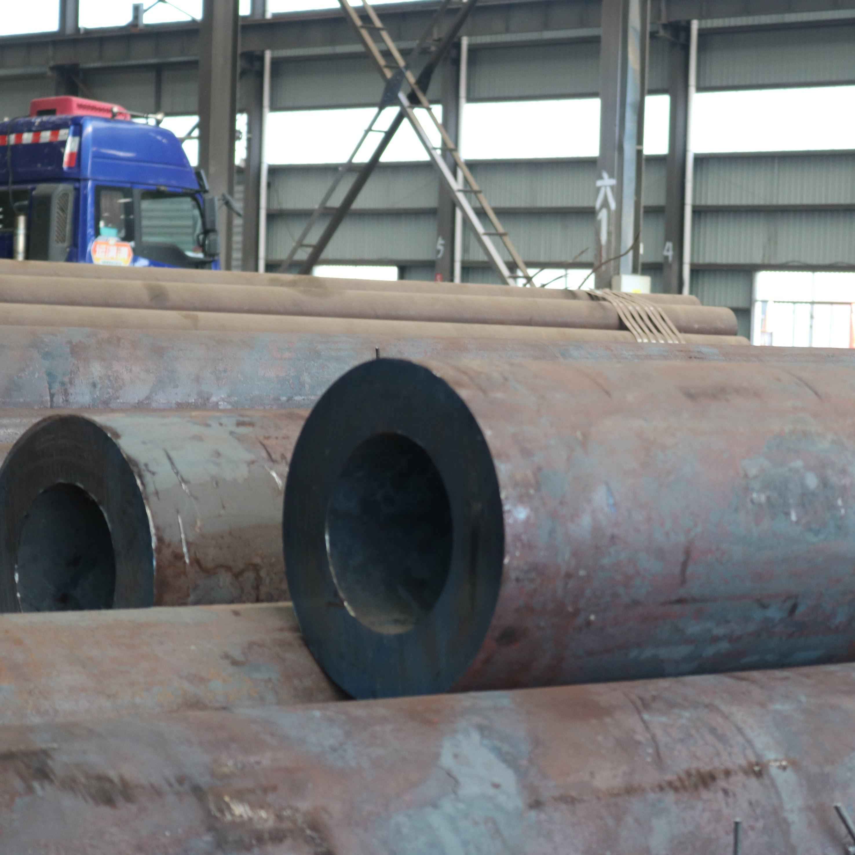 Sıcak Haddelenmiş Dikişsiz Çelik Boru Elektrolitik Parlatma Dikişsiz Karbon Çelik Boru Petrol ve Gaz İletim Borusu